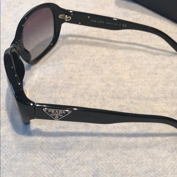Prada sunglasses brand new - Picture 3 of 5